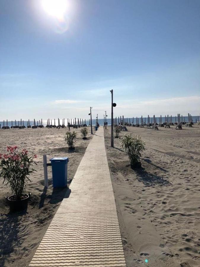 Matteo 2 Apartments Marina Surf Residence, Mamaia Nord - Navodari,1 Vedere Frontala,2 Cu Vedere Laterala La Mare Dış mekan fotoğraf